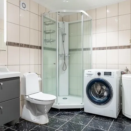 Square Apartment *